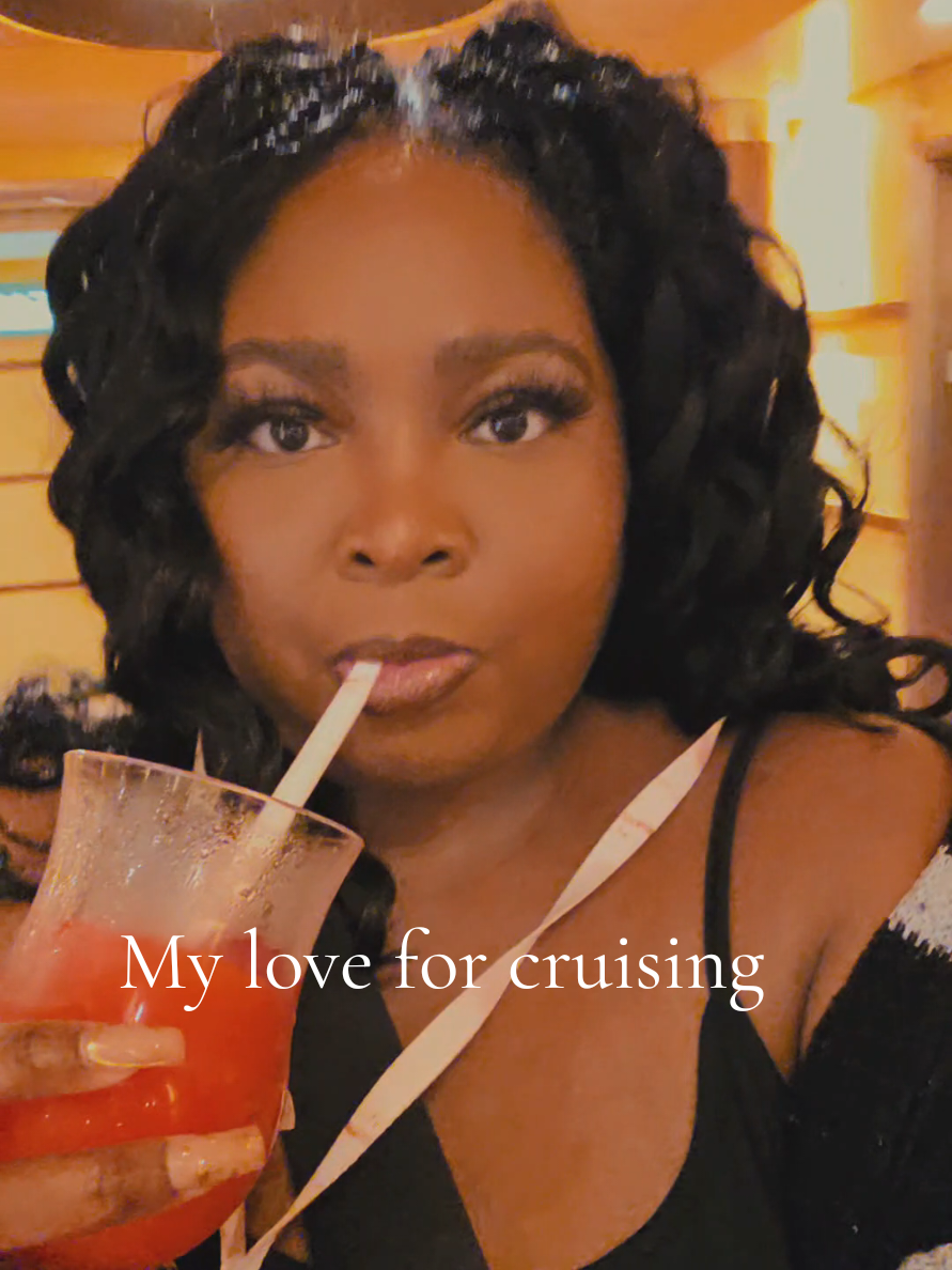 @Whit the Cruise Queen⚓️