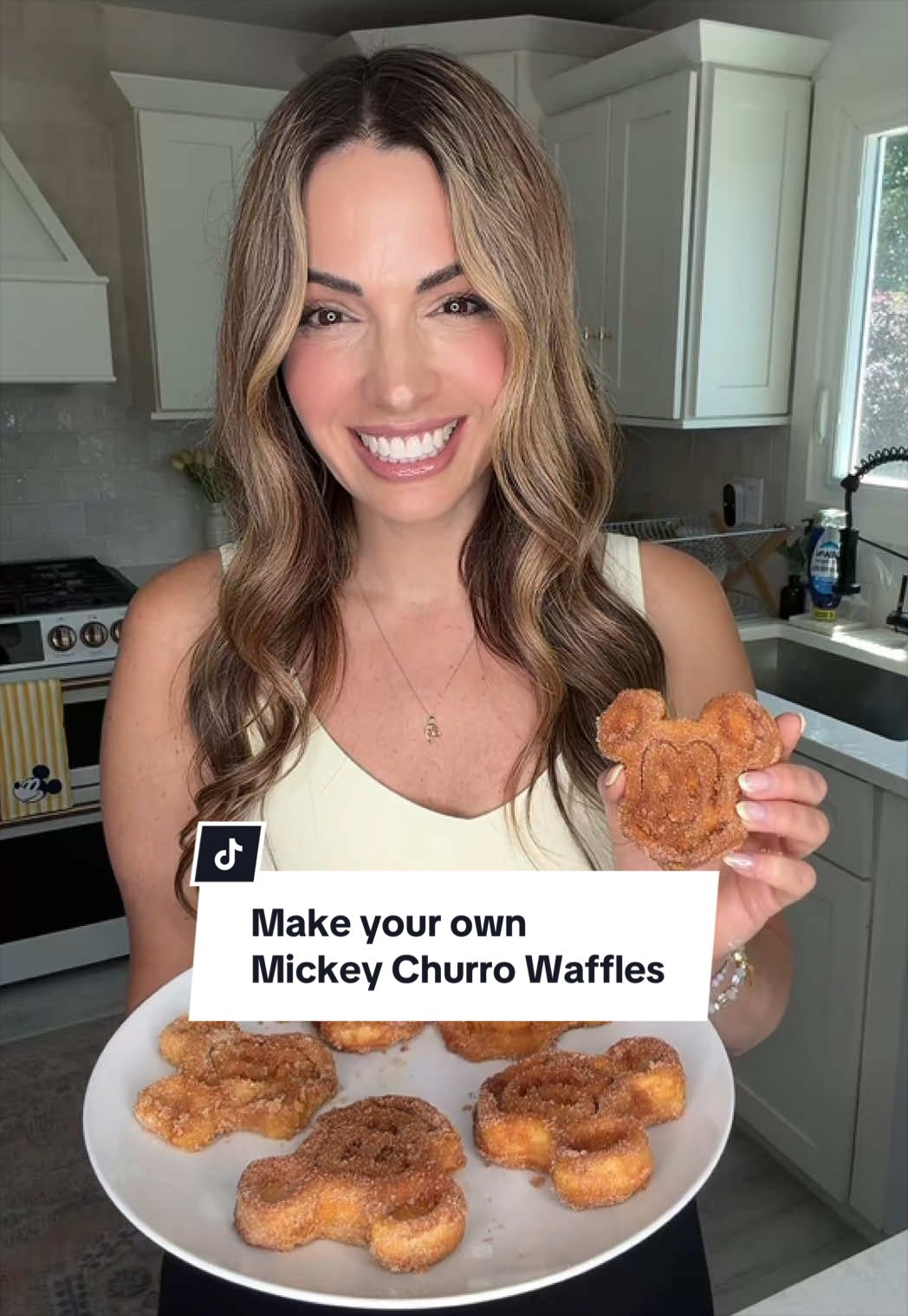 @Laura | Mom Comedy