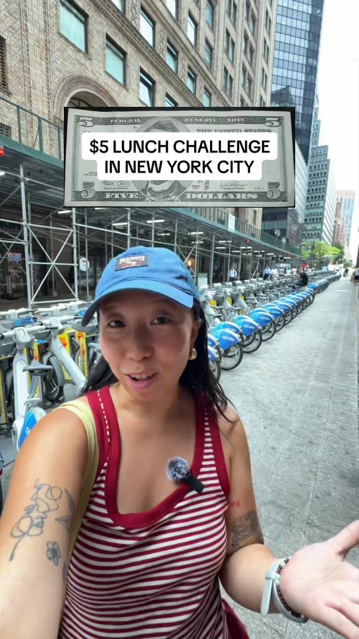 @Lea is eating 🥟 NYC foodie