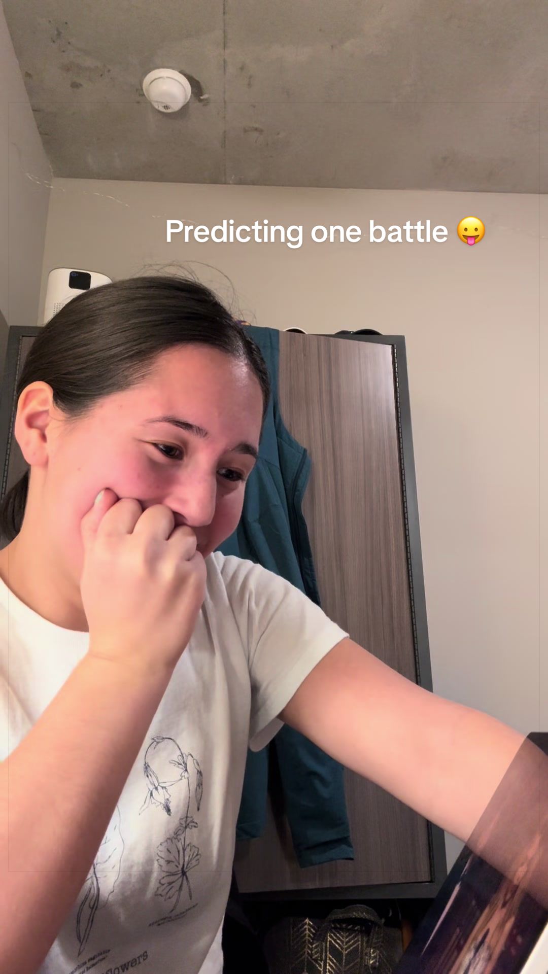 @Ava