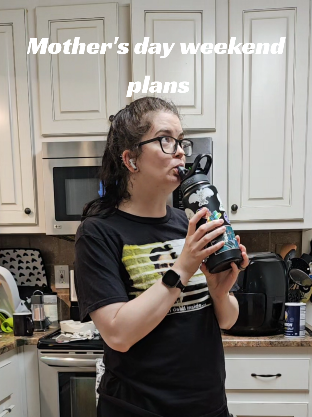 @Stephanie | SAHM 🖤💀🫰🏻