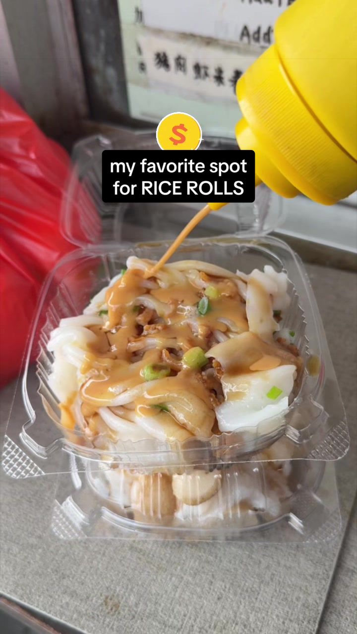 @Lea is eating 🥟 NYC foodie