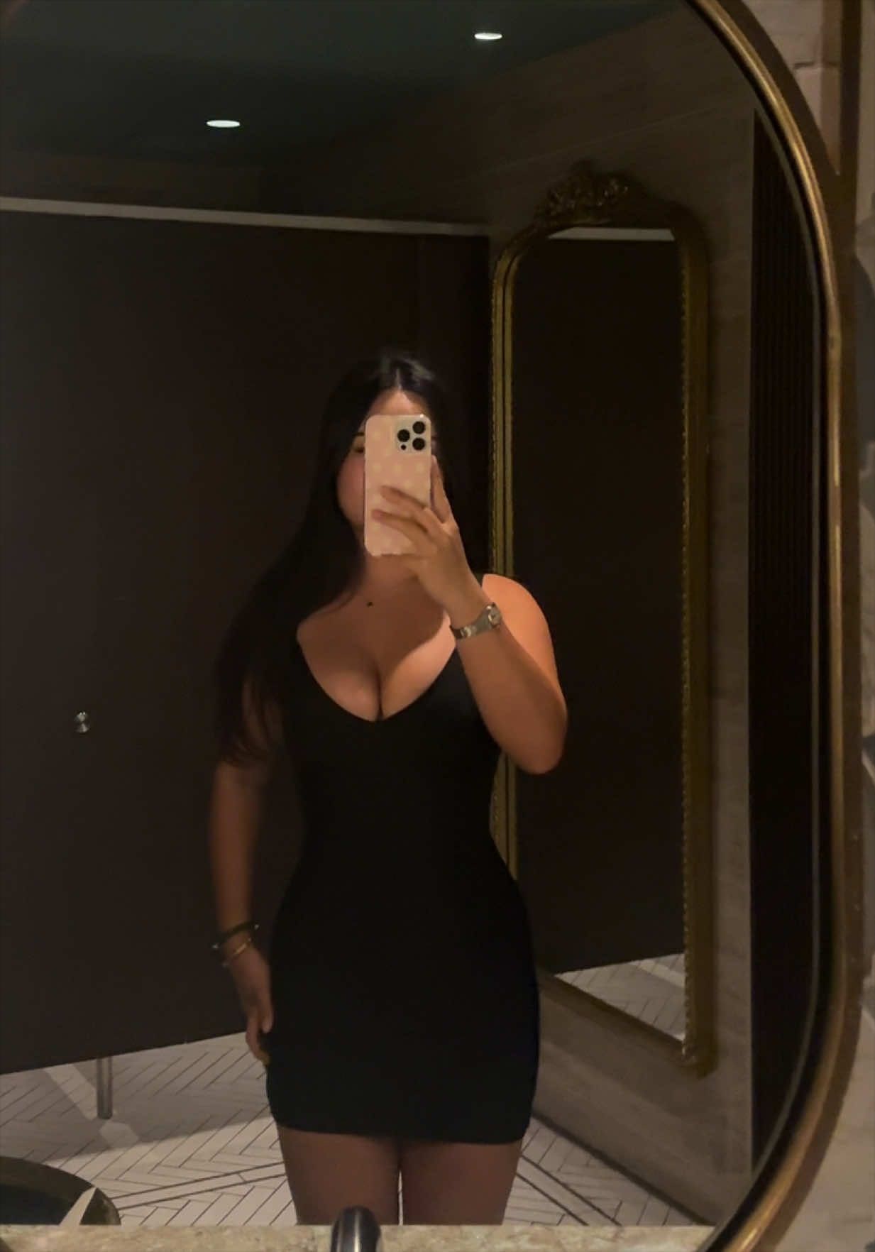 @Elizabethvy_