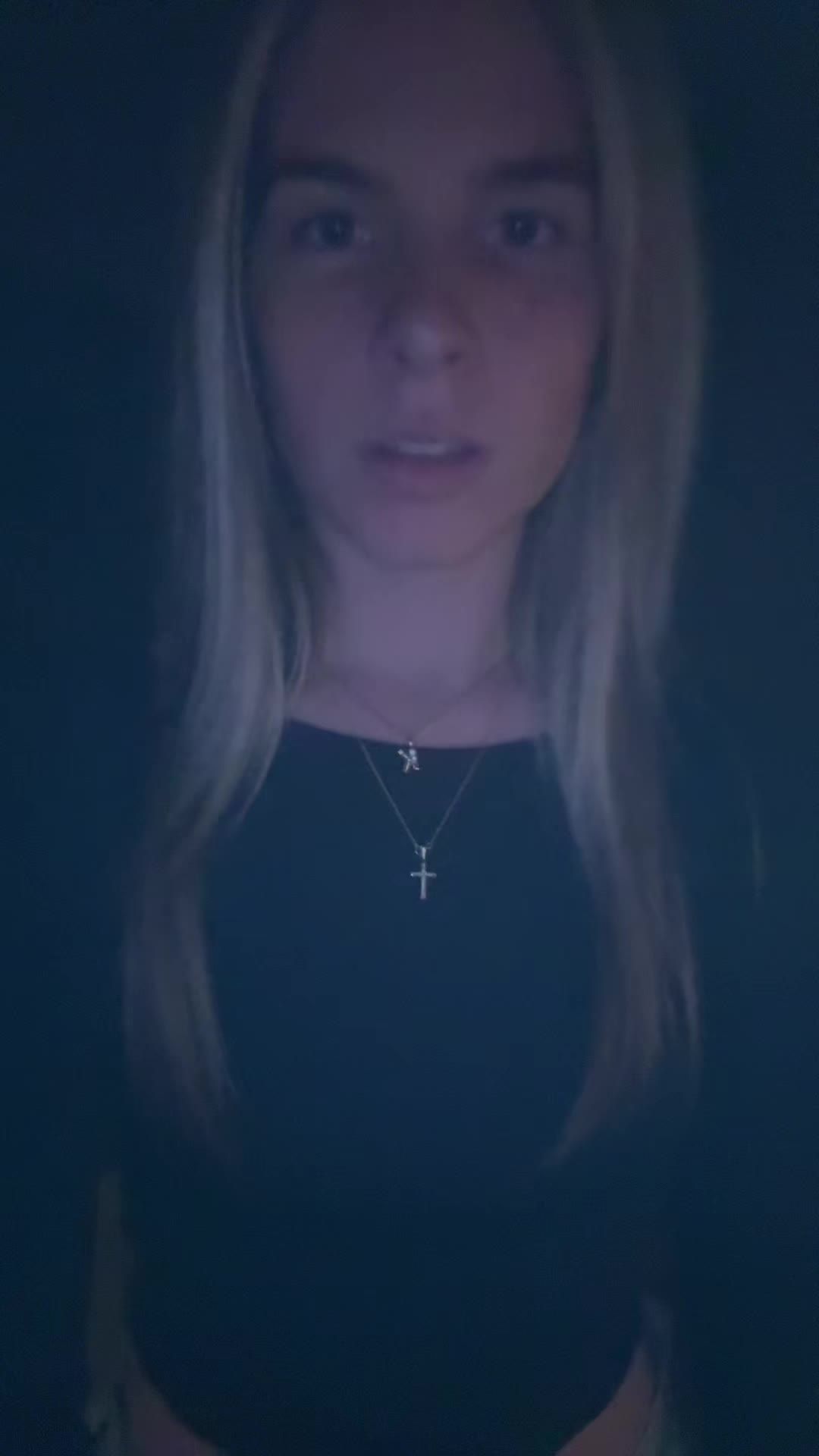 @bella