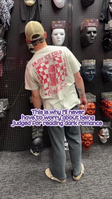 @Lizzy⛓️🧿🧸🖤