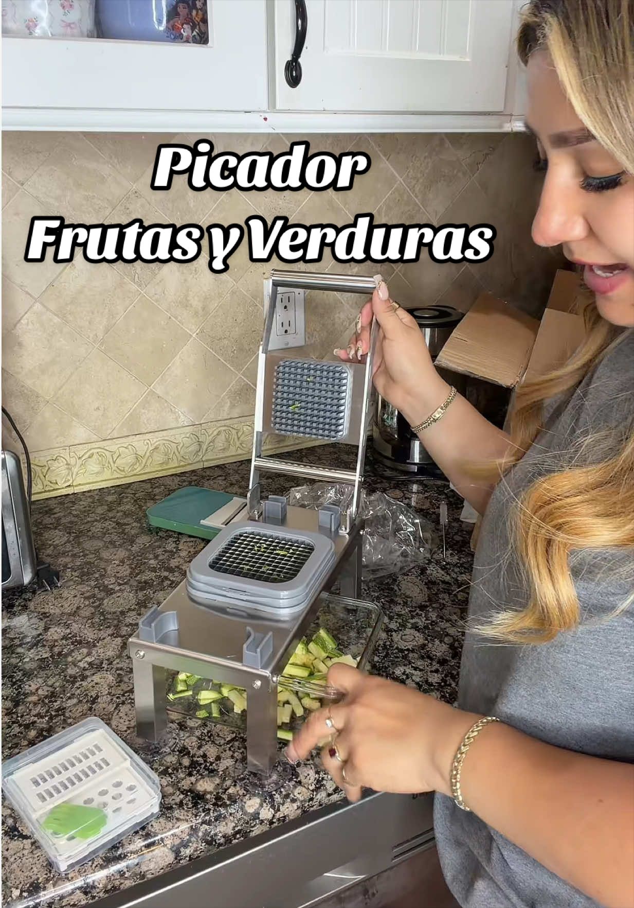 @lupithazzepeda