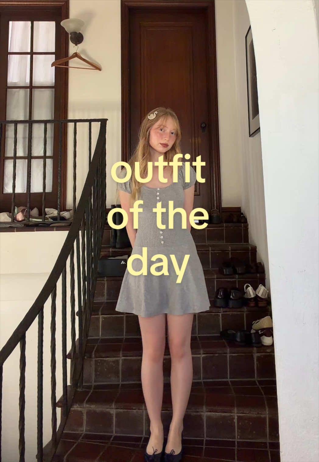 @Elyza