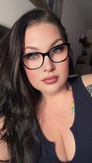 @CurvyCutie2018