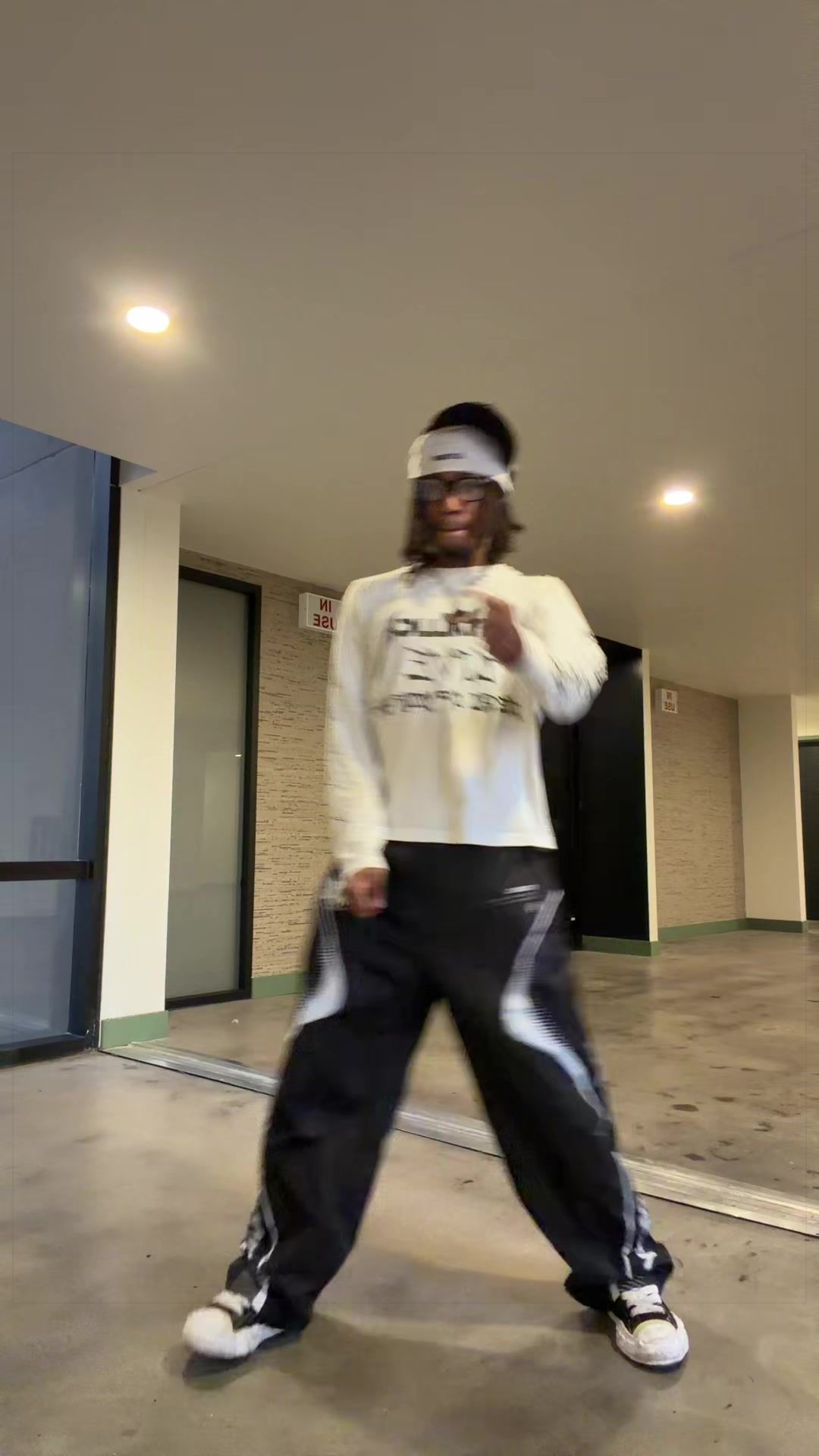 @v0nnxtd00r