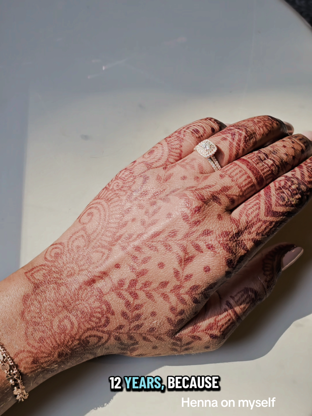 @essentialhenna