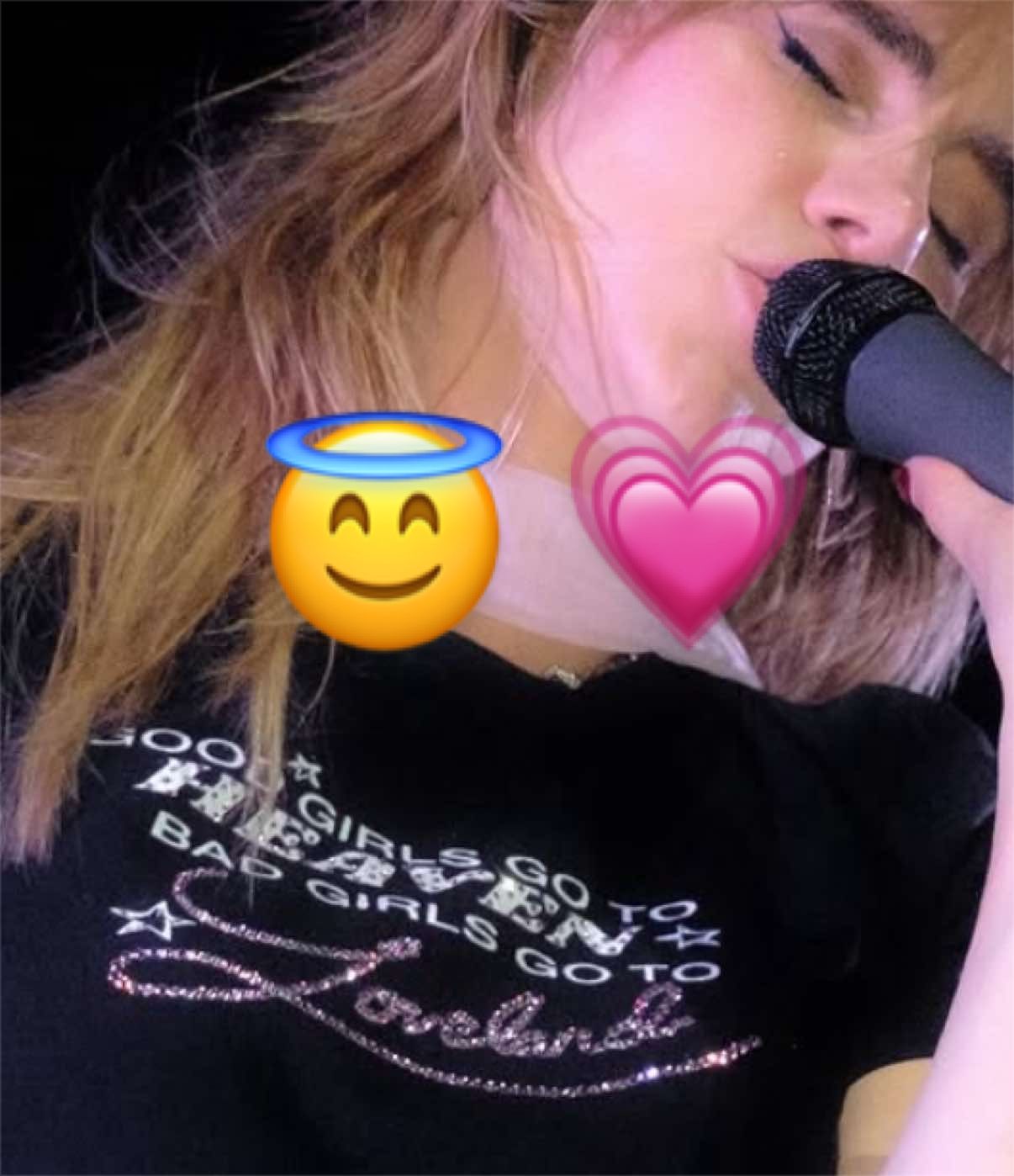 @carly โข