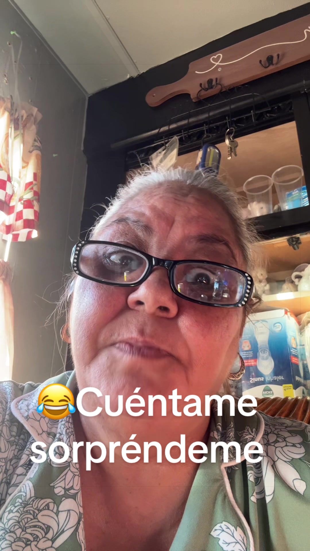 @CHISPITA 💦💦👑👭🌻💄