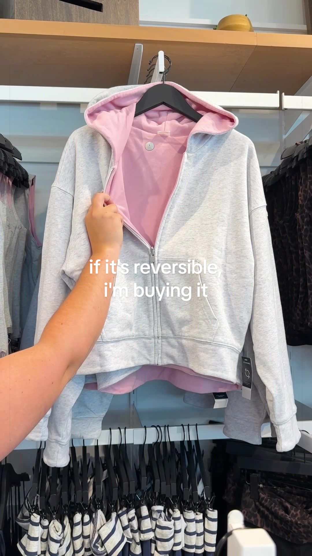 @hollister