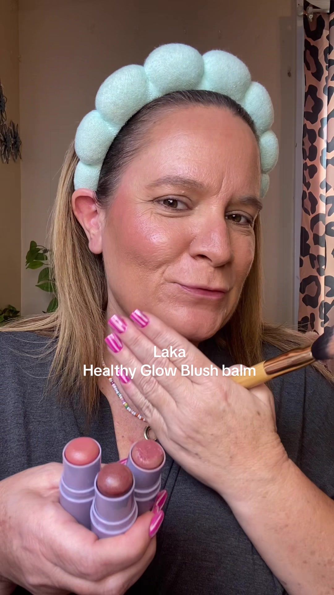@Nikki&bull;40+ Fashion & Finds