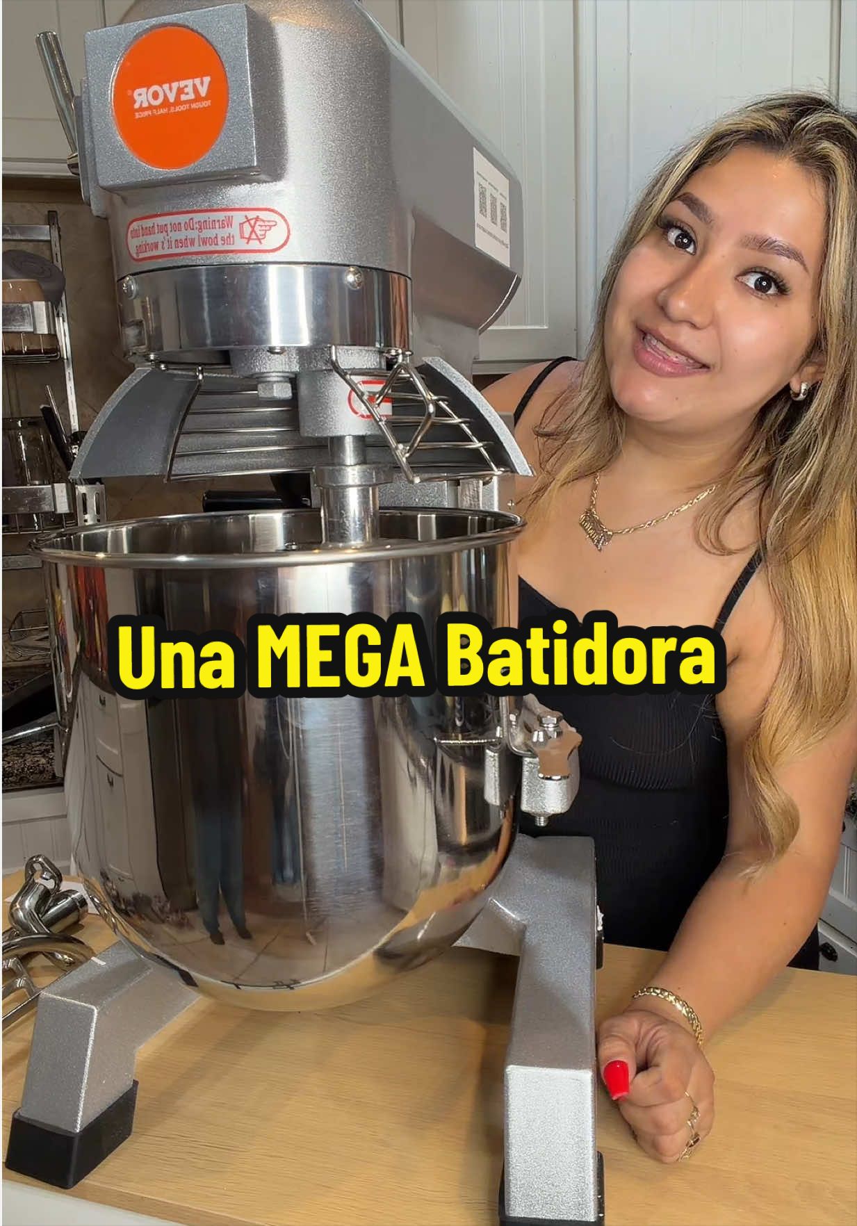 @lupithazzepeda