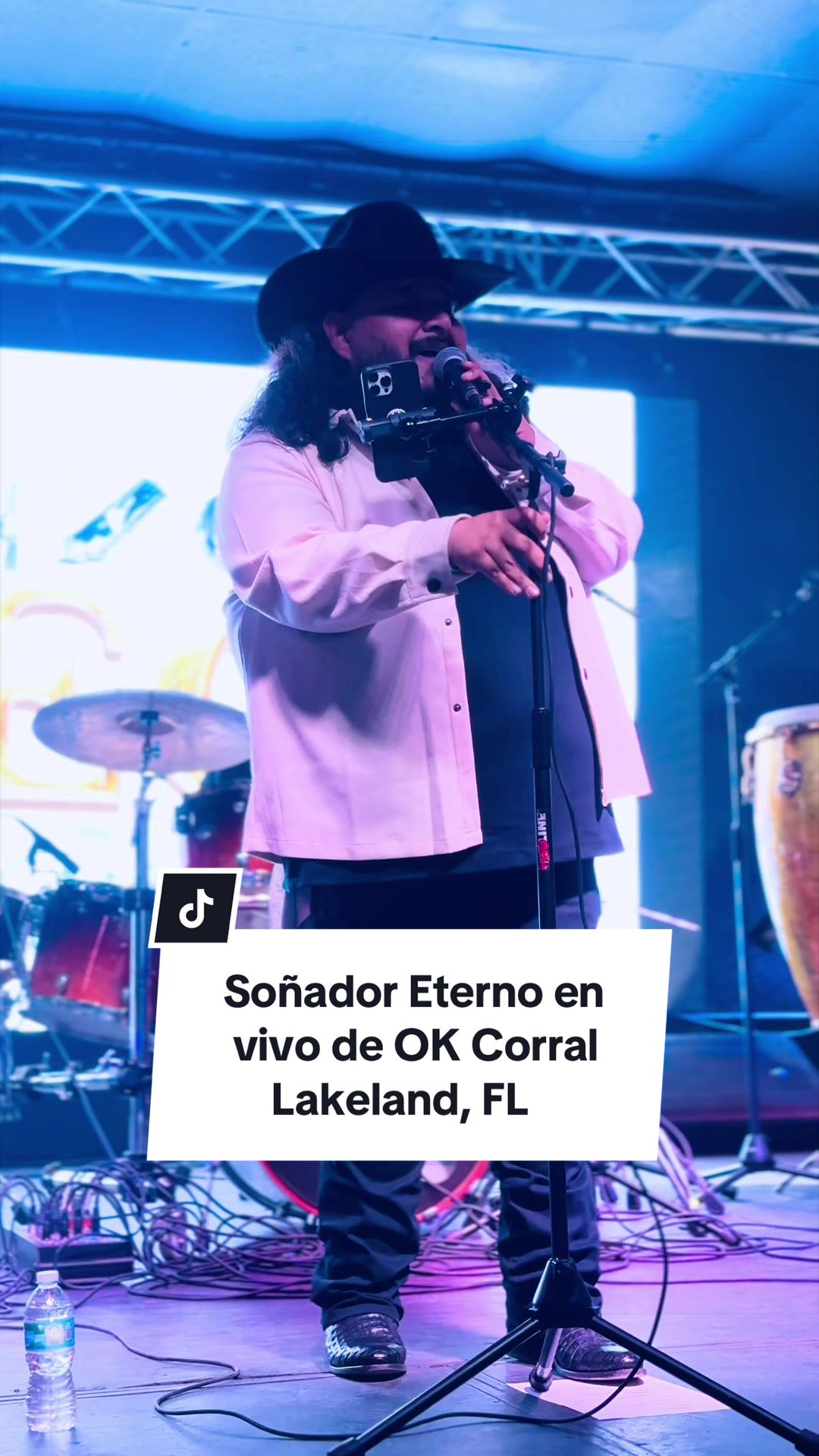 @Checo Velasquez