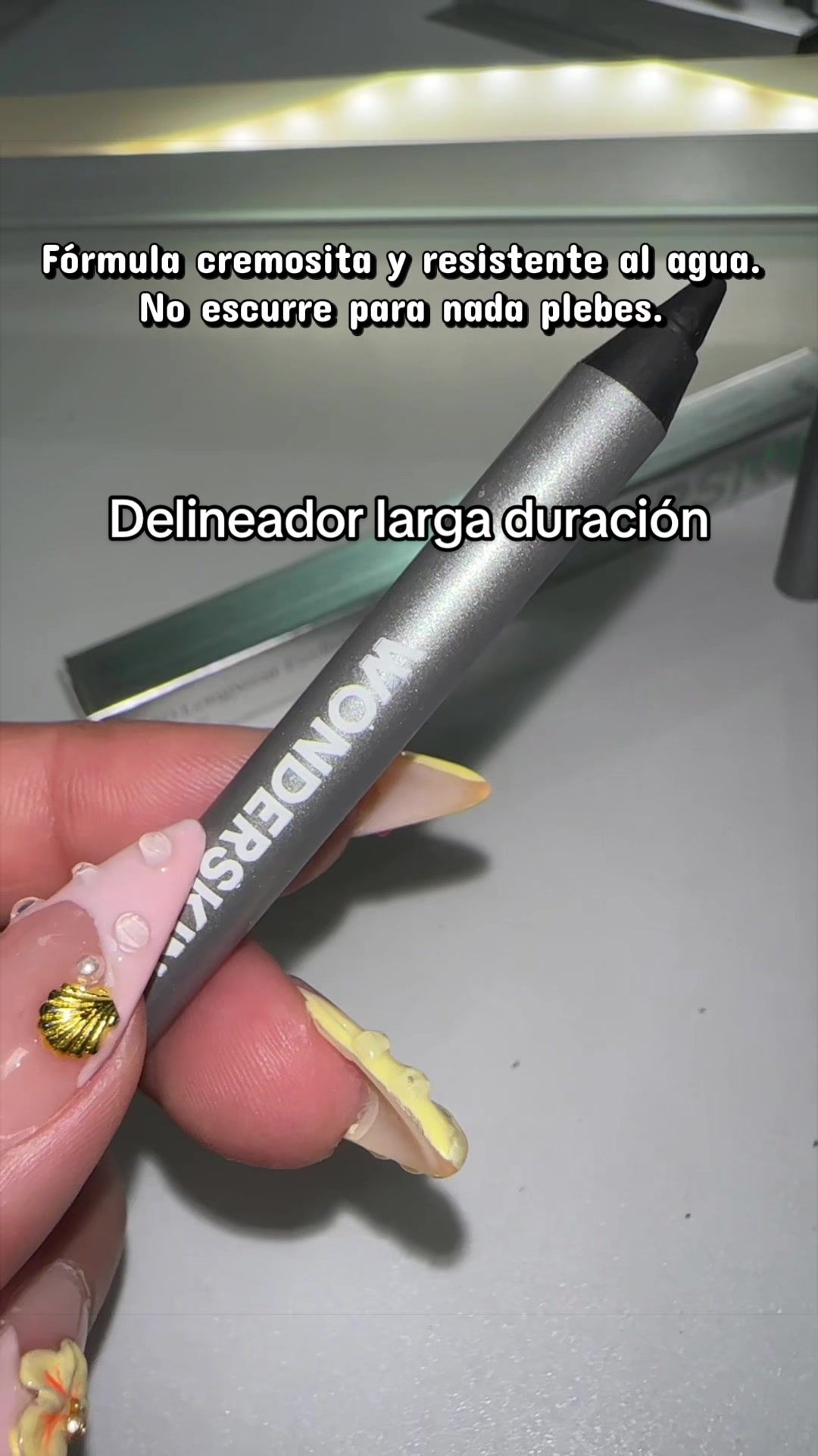 @️Angie Cast