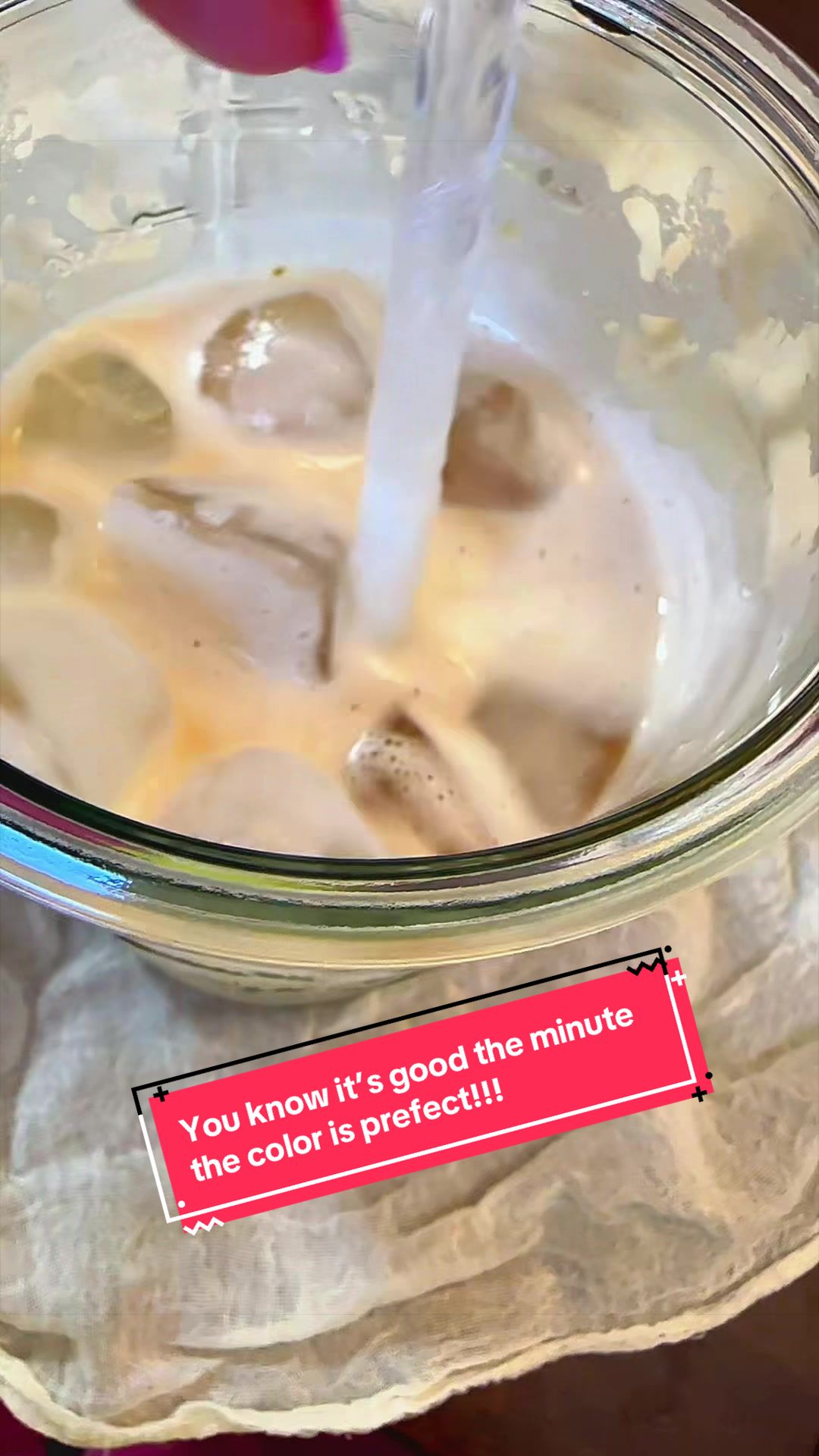 @Coffee and Lipstick ๐บ๐ธ ๐ฒ๐ฝ