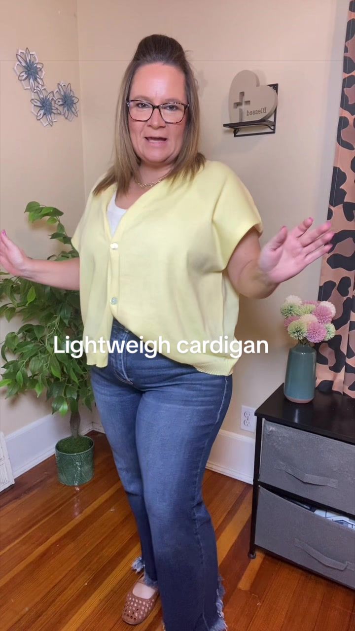 @Nikki&bull;40+ Fashion & Finds