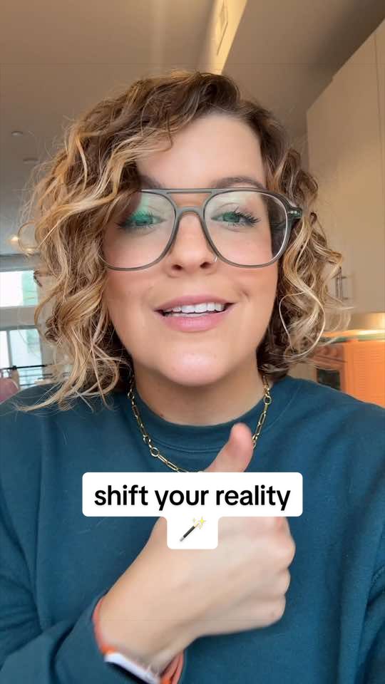 @Emilie Leyes &bull; Hypnosis