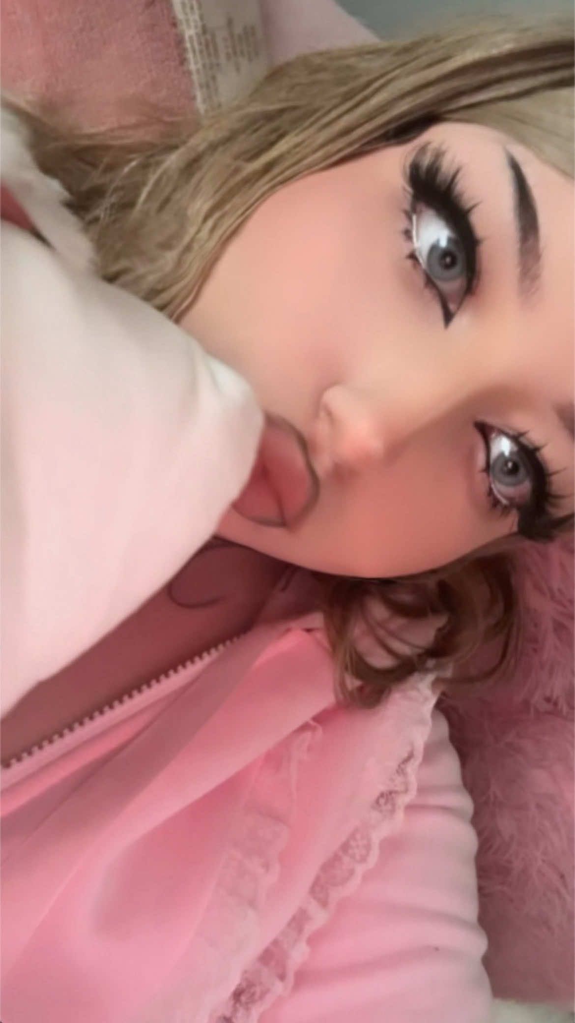 @️