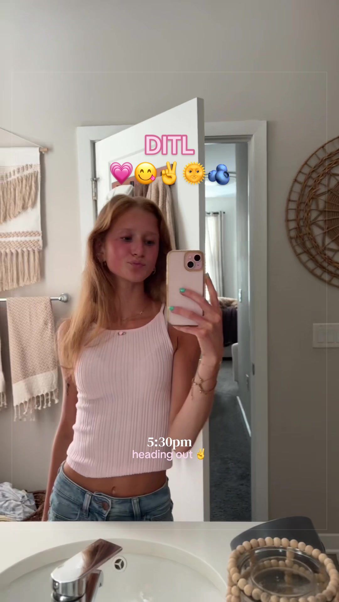@Ava