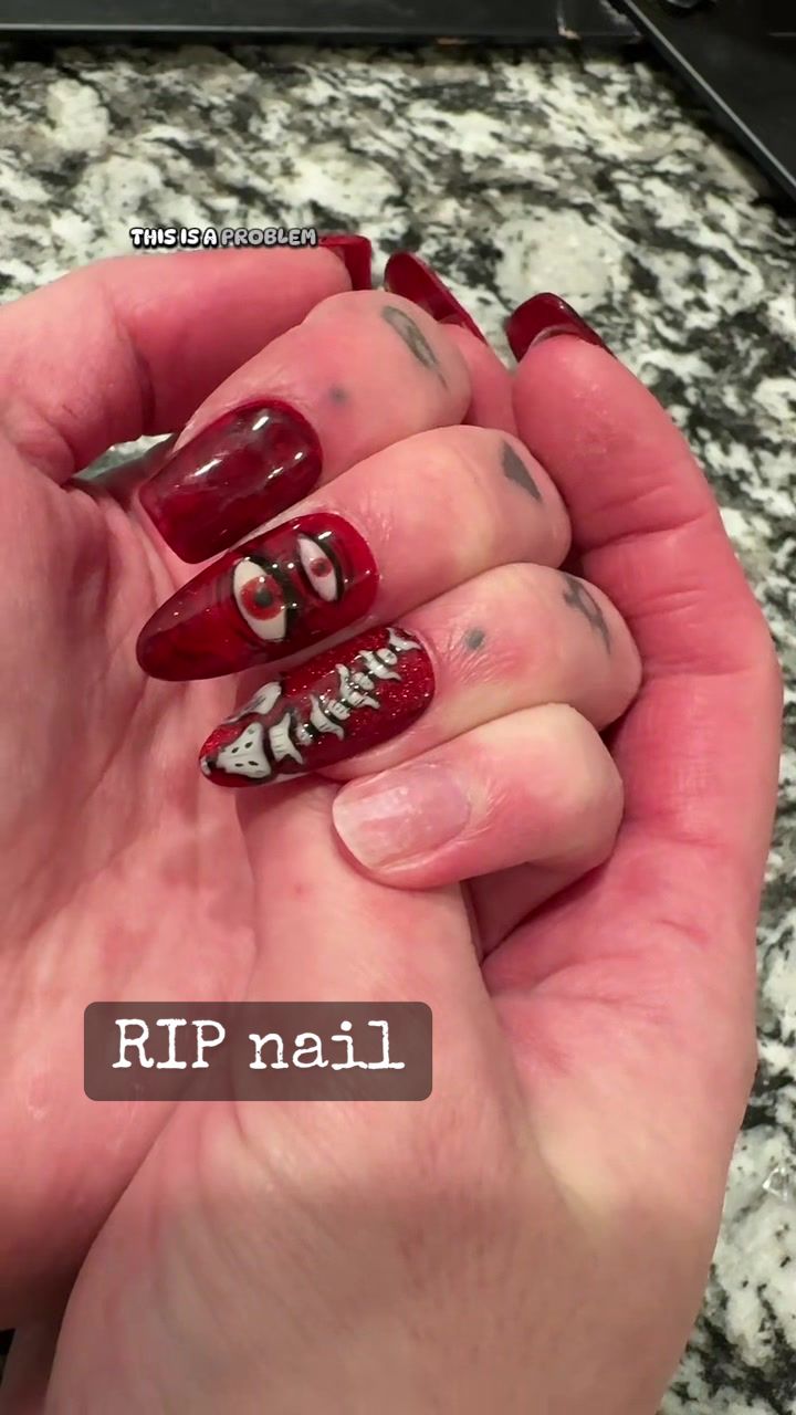 @Elleot