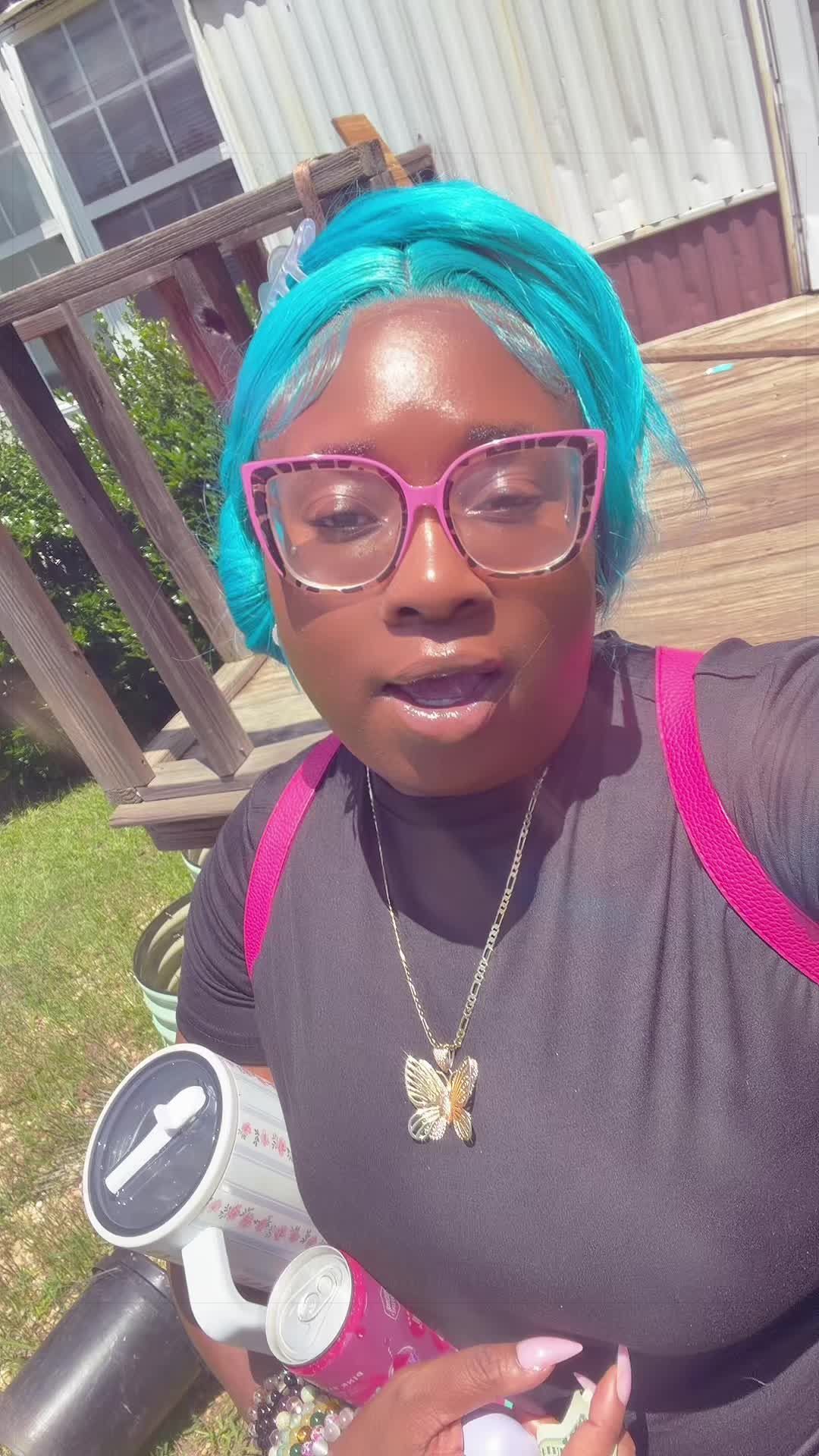 @Qui&rsquo;s world 🌎 💕💜🦋