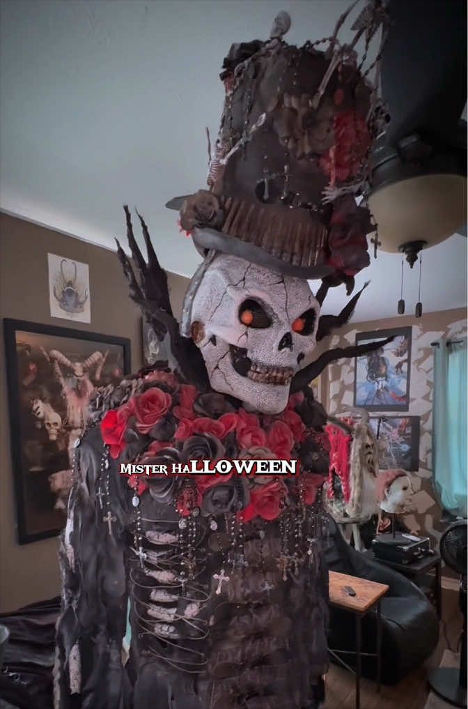 @MISTER HALLOWEEN