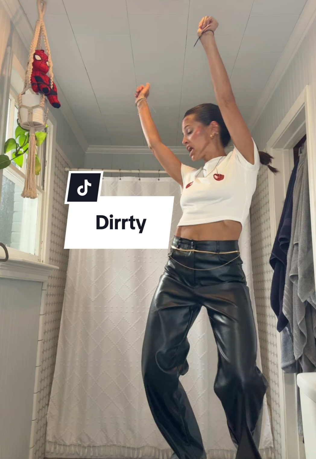 @Ladyintgebathroom