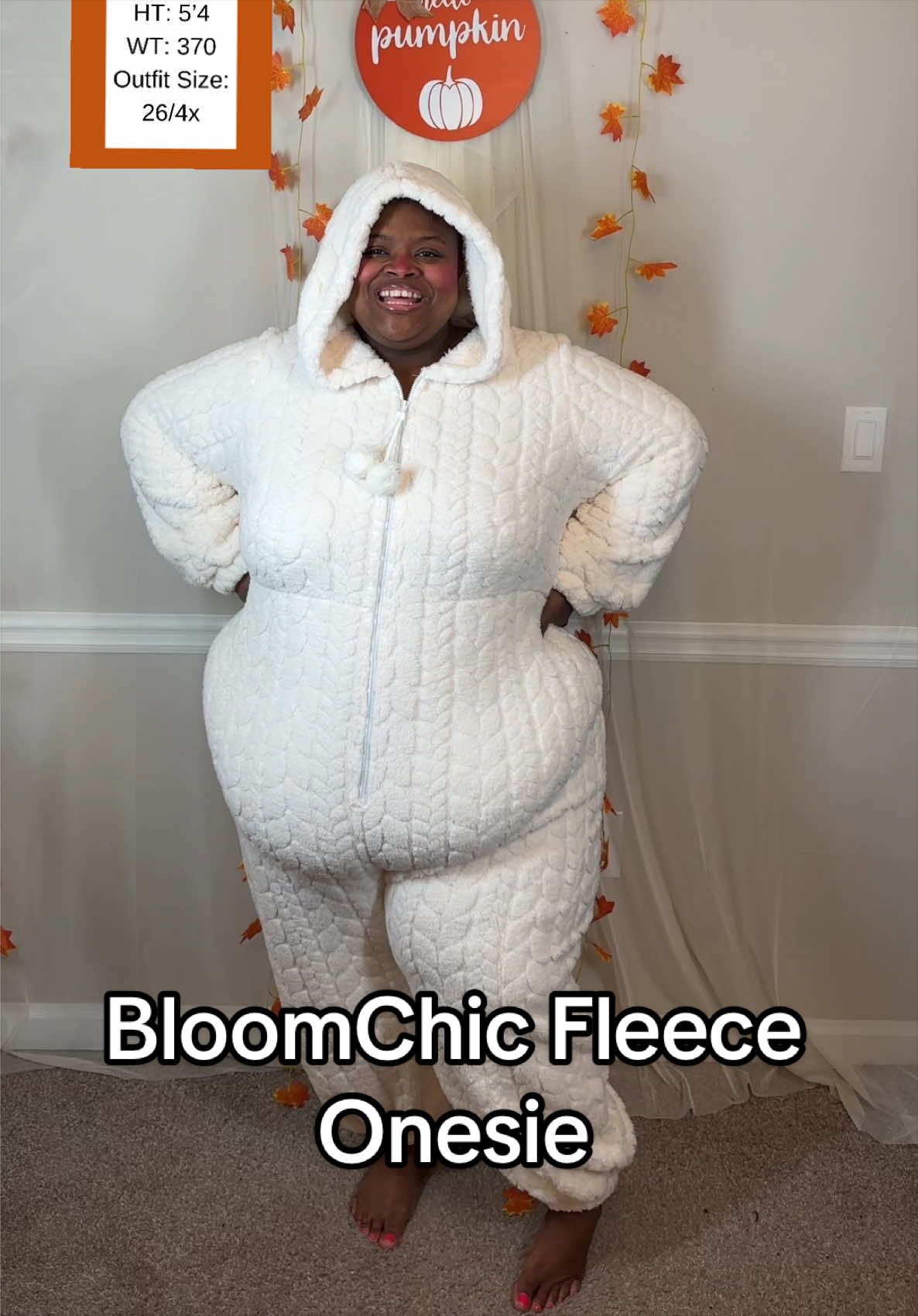 @Nikki • Plus Size Fashion