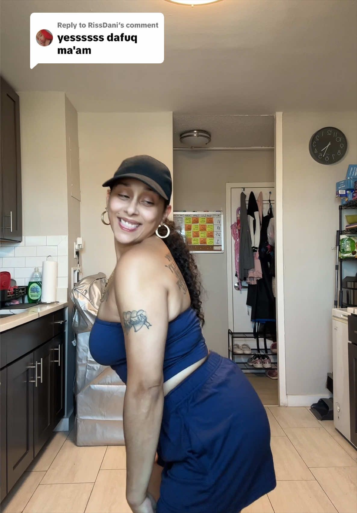 @momof4