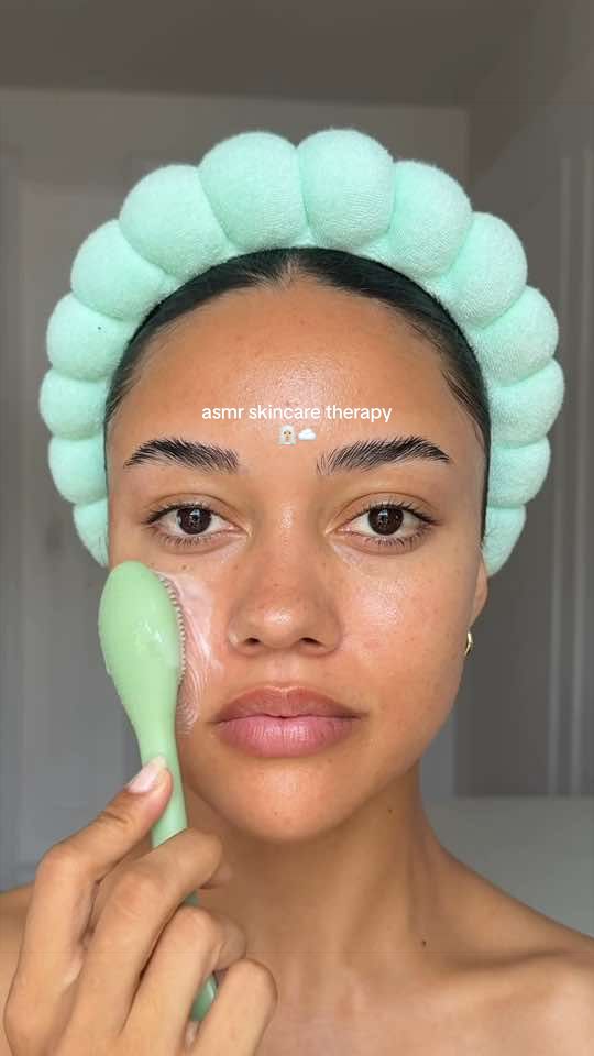 @Melodie | All Things Skincare
