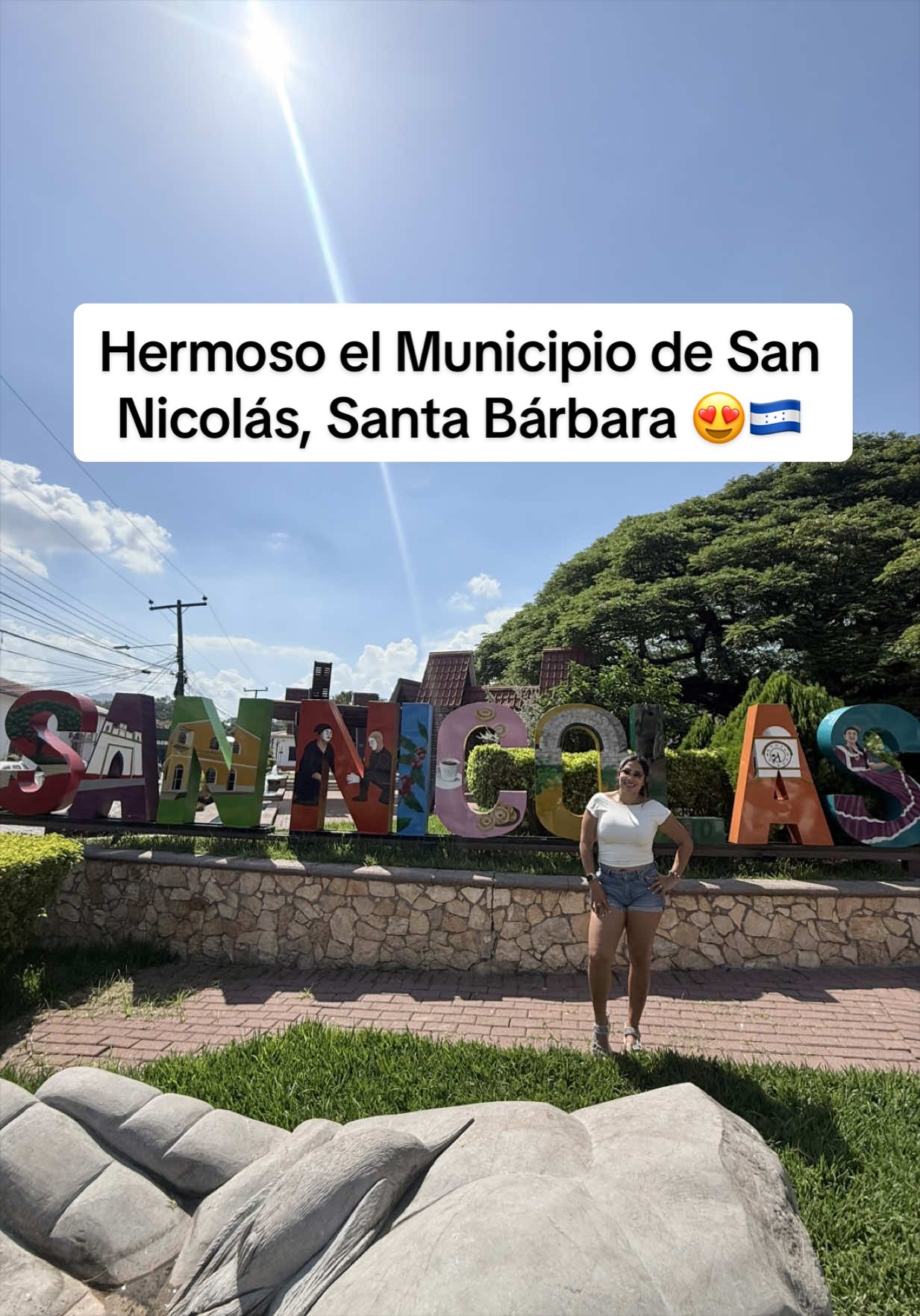 @Laura Rojas🇨🇴💙🩵🤍🌋 🏝️