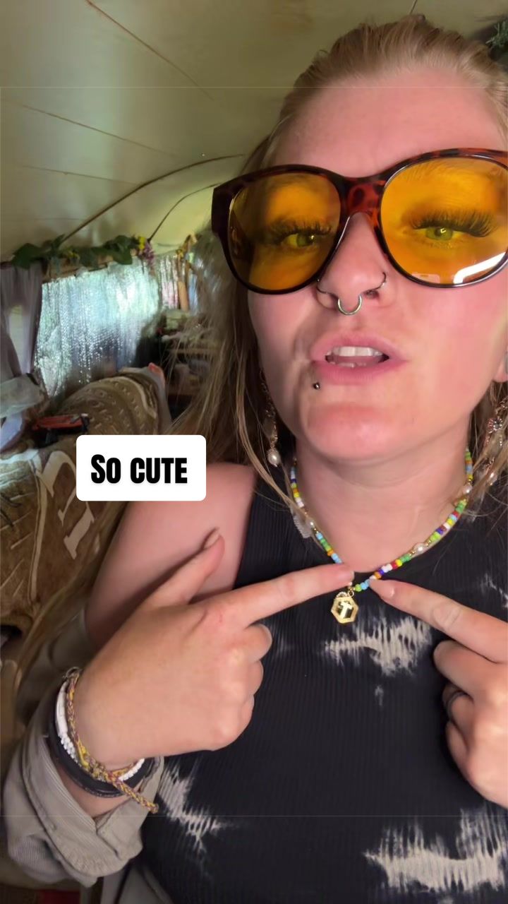 @Taylor Rayne |🚌|Digital Nomad