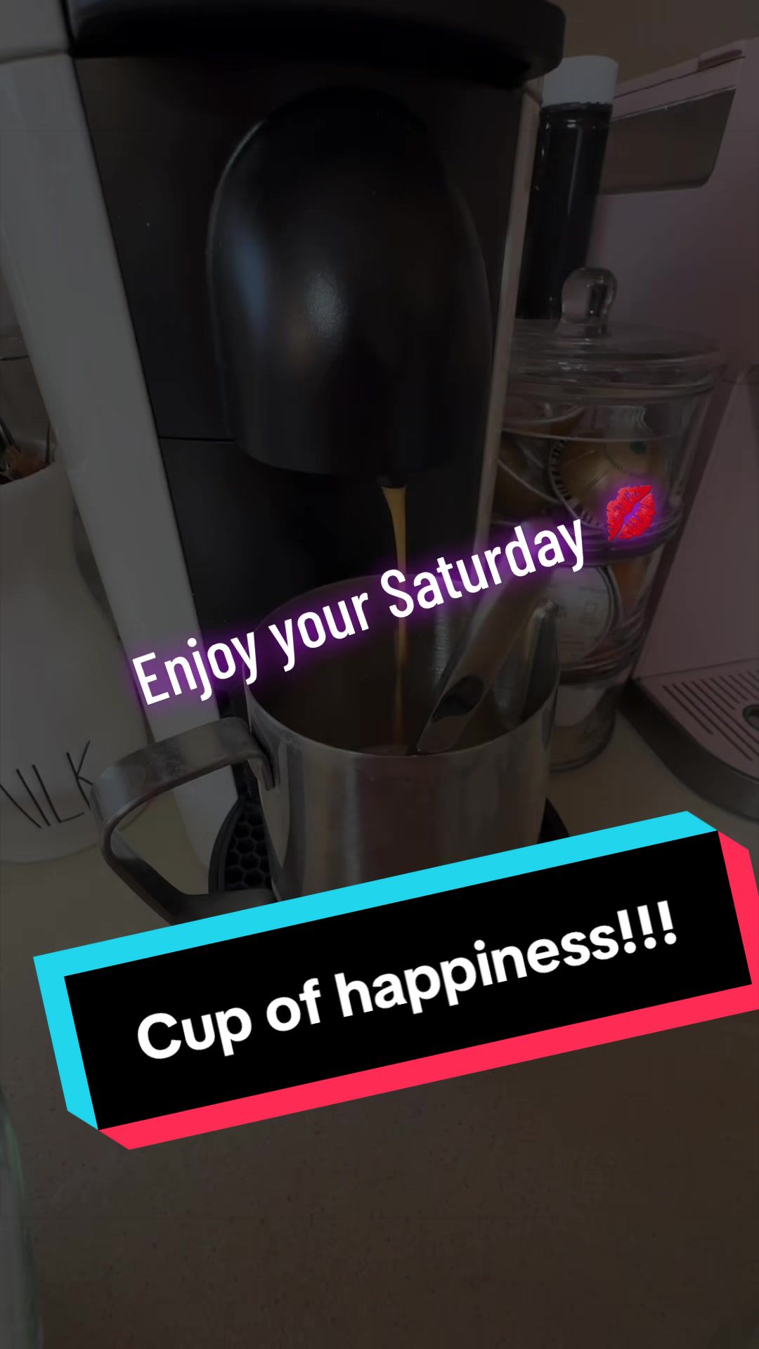 @Coffee and Lipstick ๐บ๐ธ ๐ฒ๐ฝ