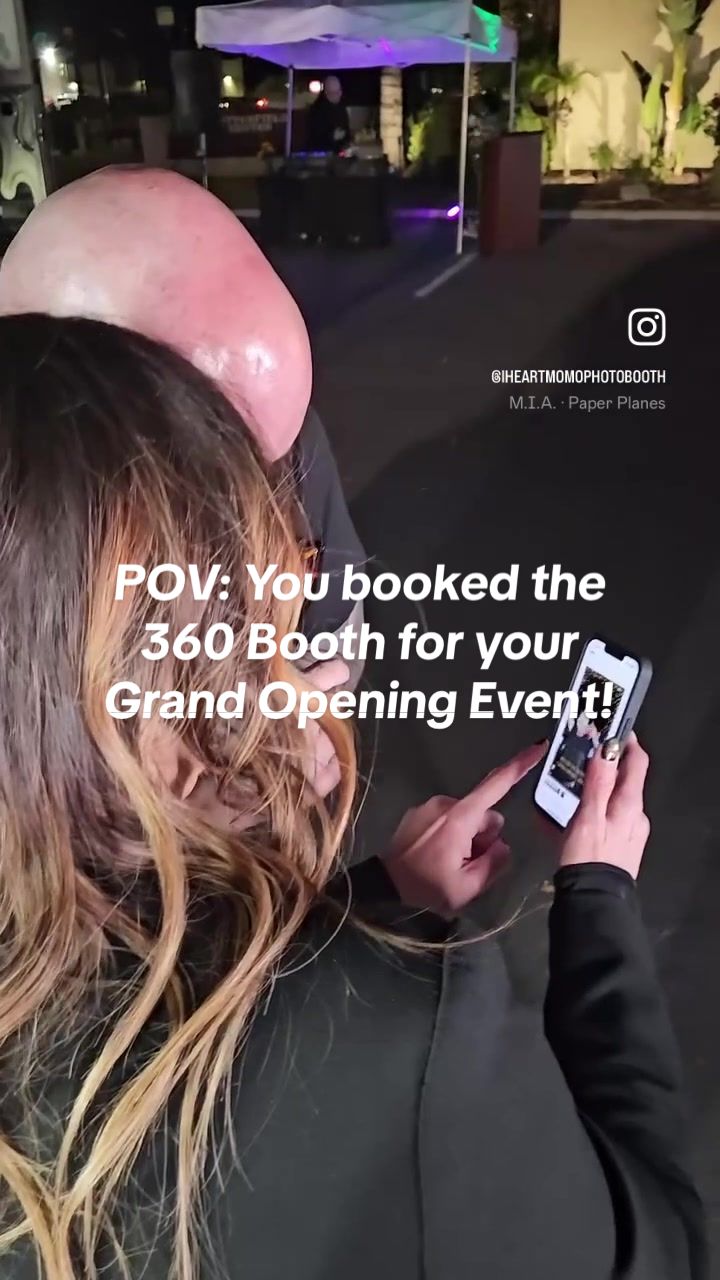 @iHeartMomoPhotoBooth