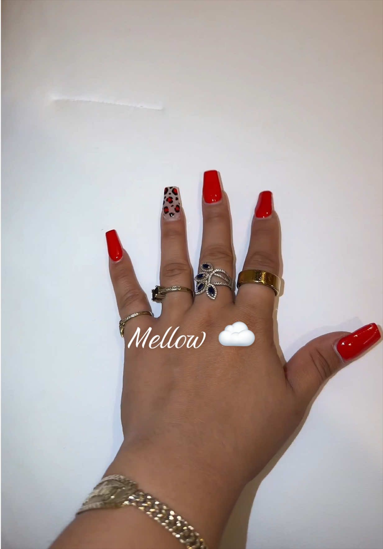 @lupithazzepeda