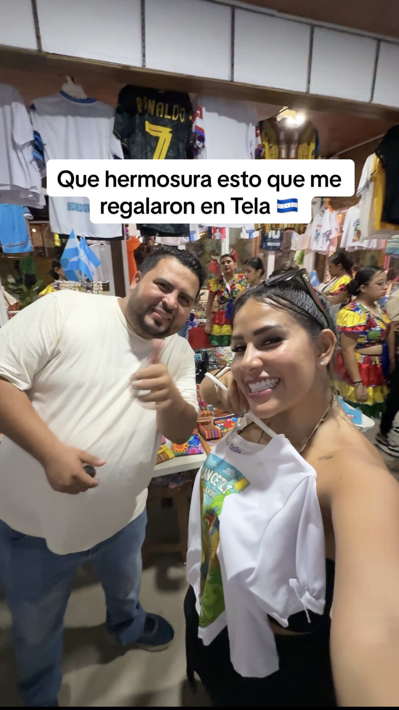 @Laura Rojas🇨🇴💙🩵🤍🌋 🏝️