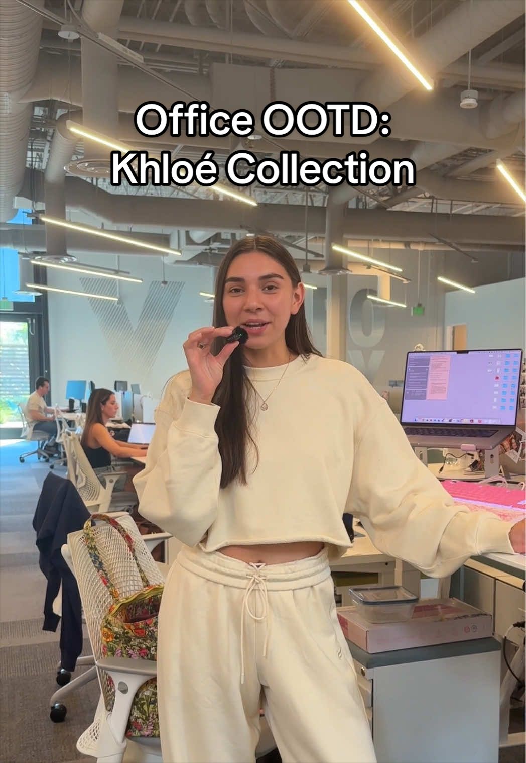 @Fabletics