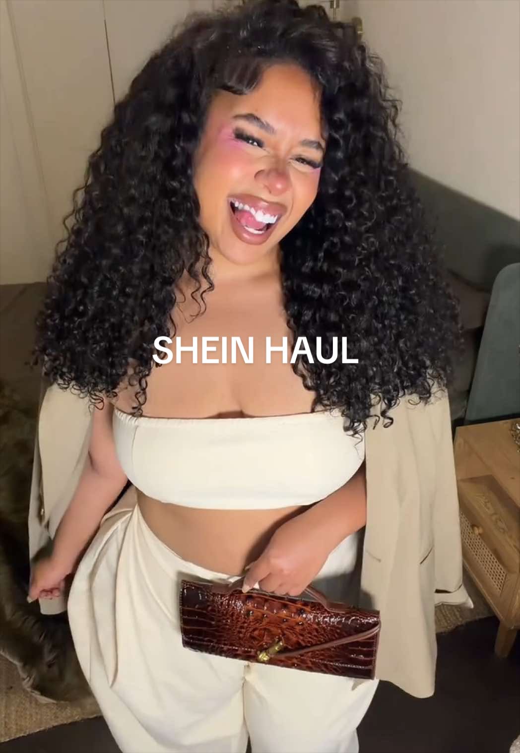 @Essence
