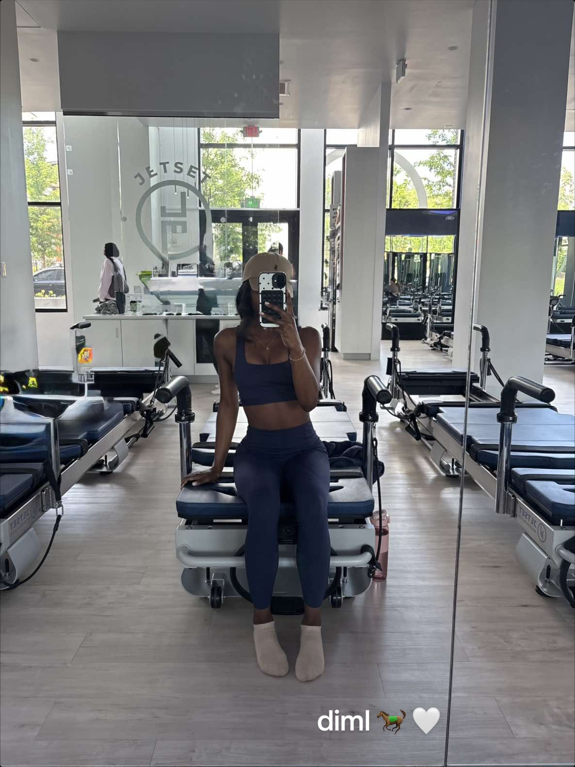 @NiyaNextDoor