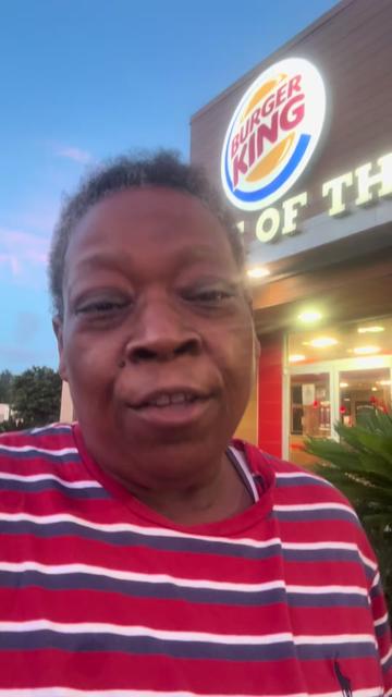 @Tr3yzmom_srl