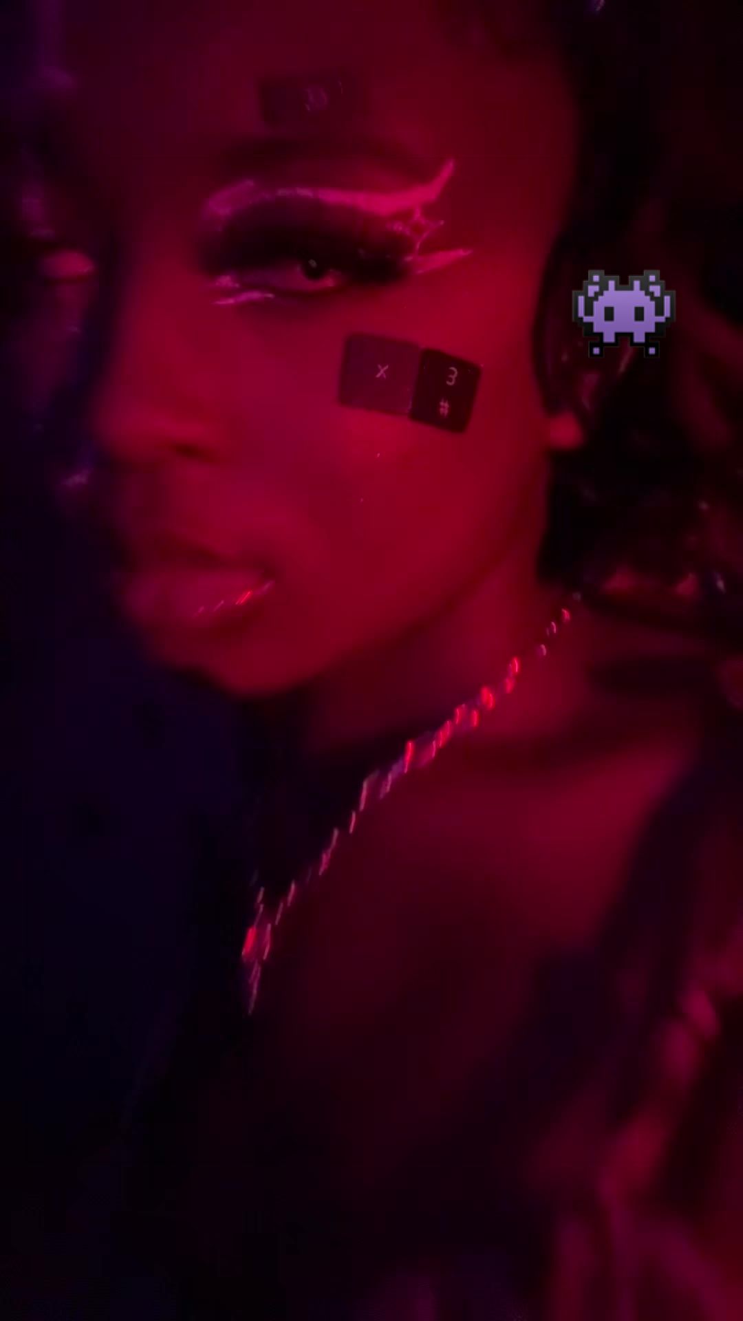 @Kenyaa