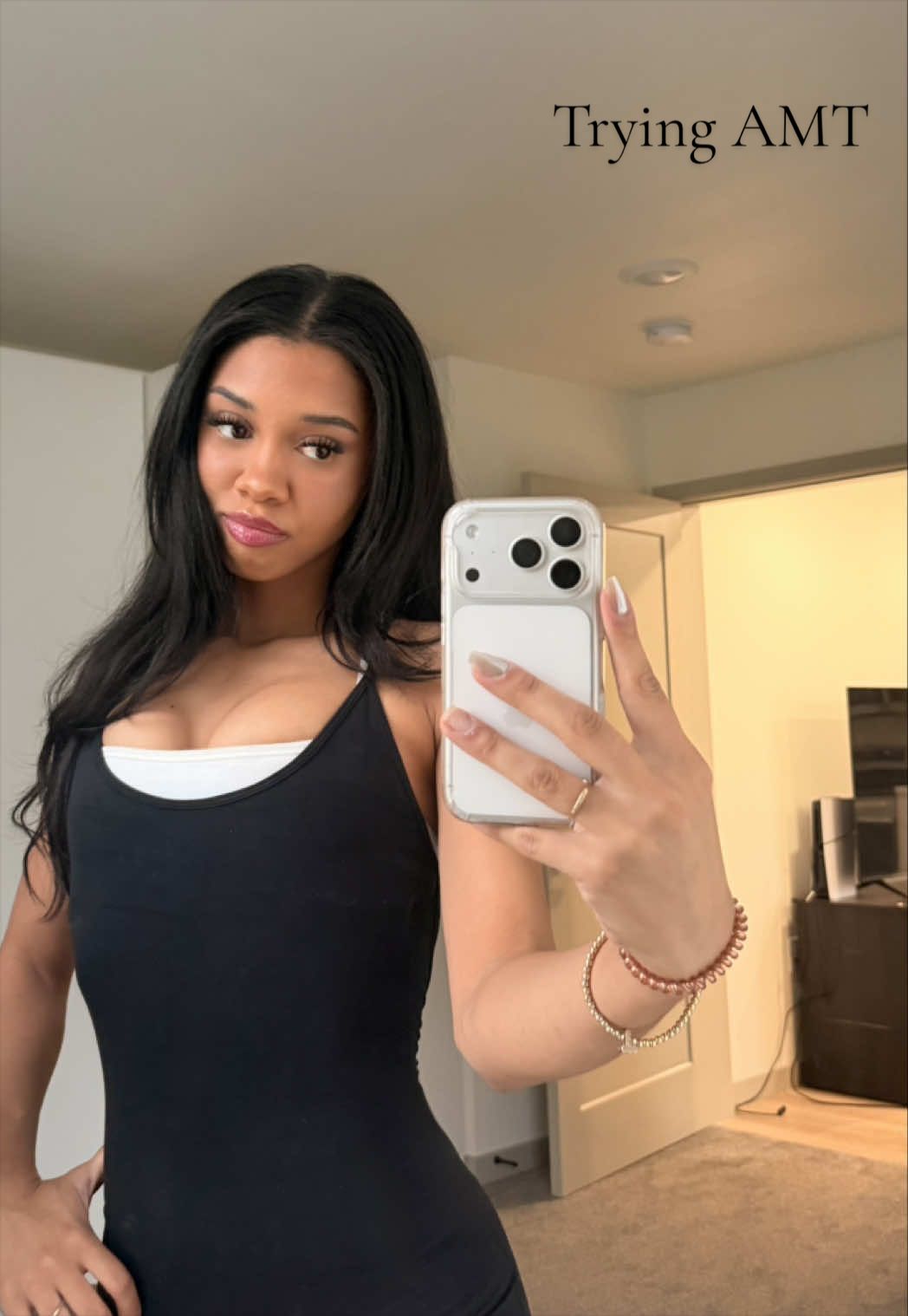 @itsellarenee