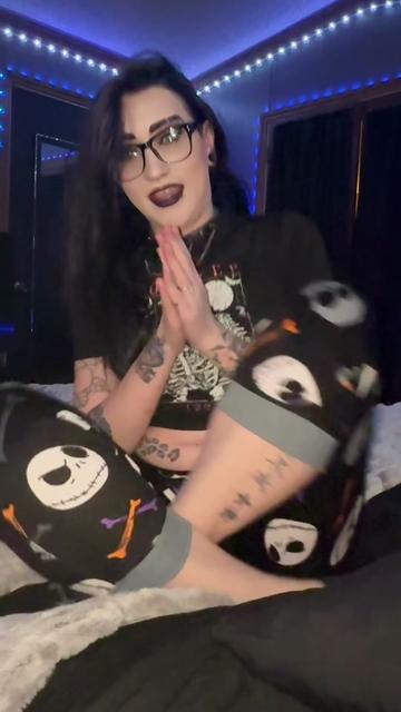 @⛧𝐸𝓃𝓋𝓎⛧