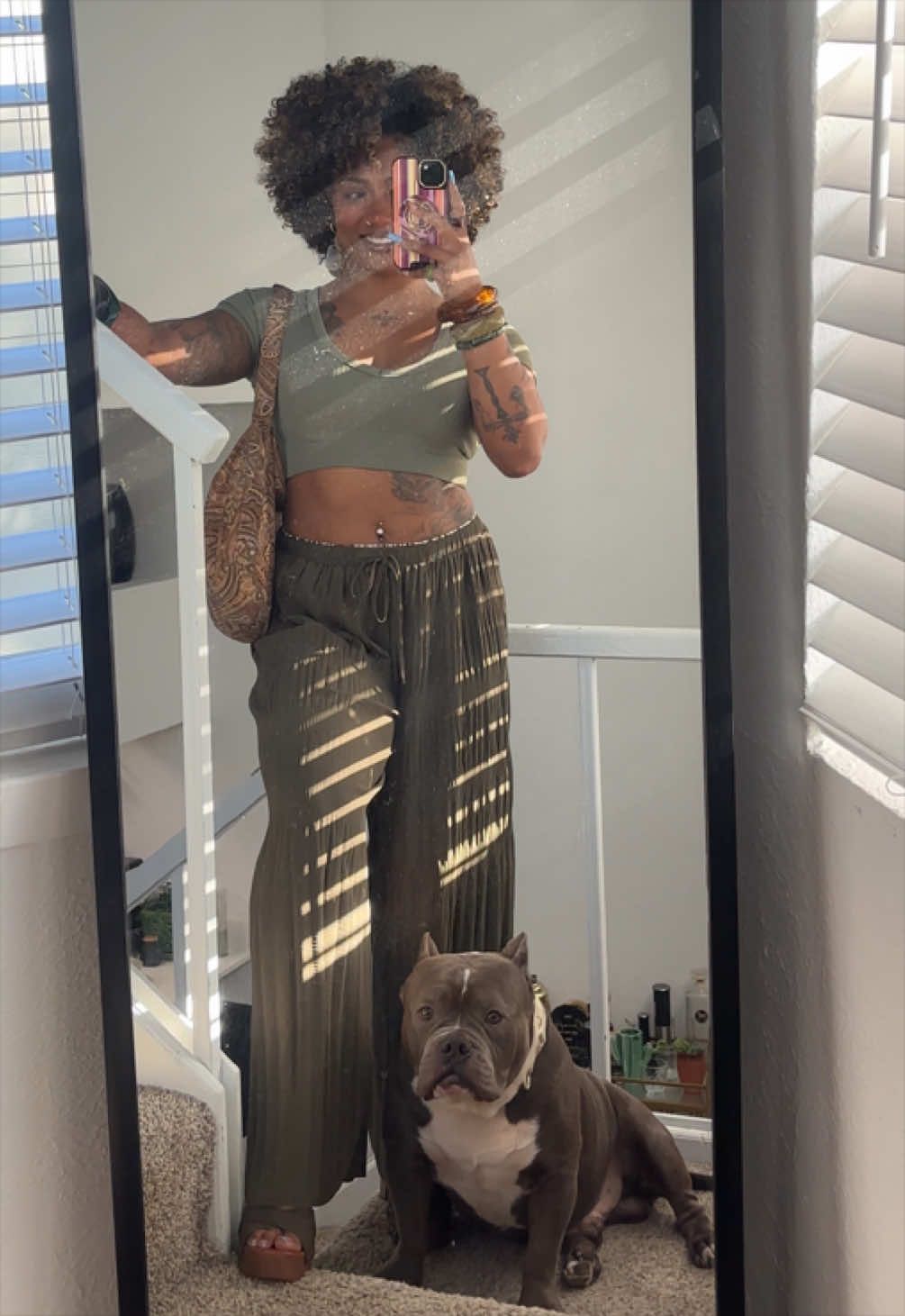 @curlybeviie