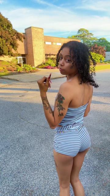 @glowwithkhalia 💫