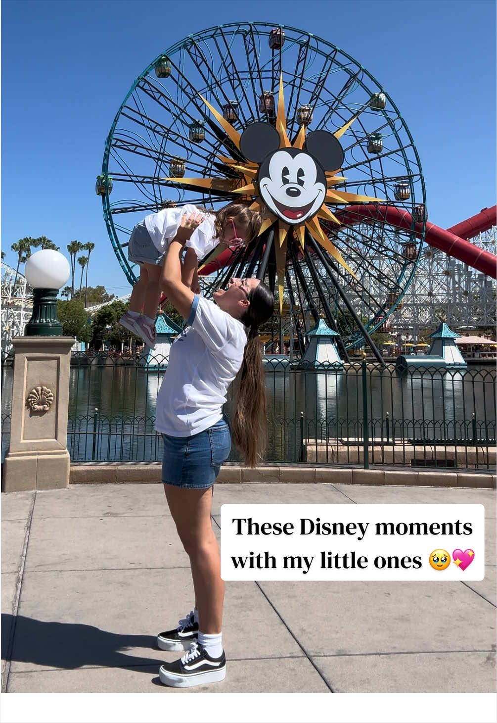 @A M B E R | Travel Agent 🏰🐭✨