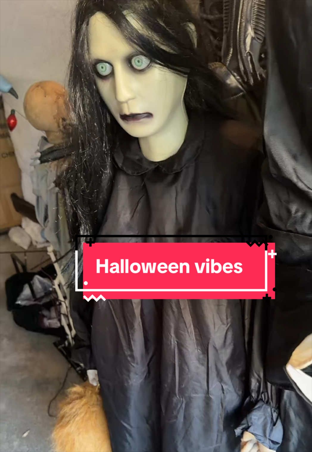 @Deezanimatronics